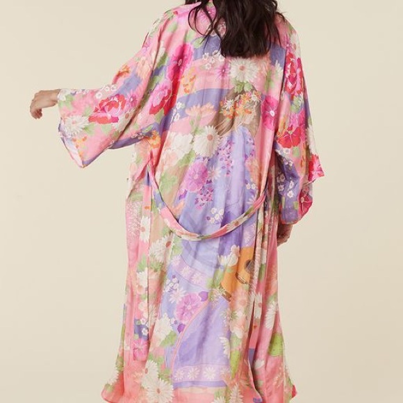 Spell and The Gypsy Collective Carrie Kimono Robe Pink NWT! - Picture 11 of 11